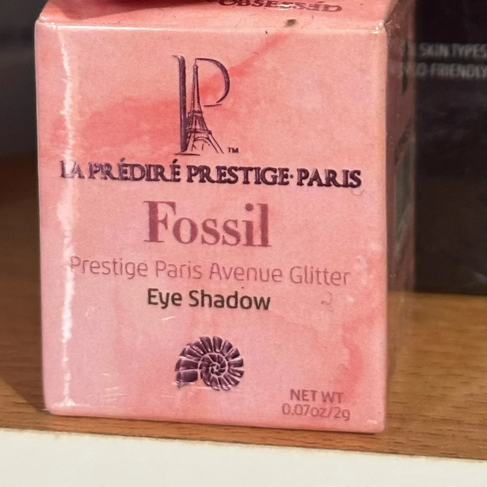 La Prédiré Prestige Paris Avenue Glitter Eye Shadow